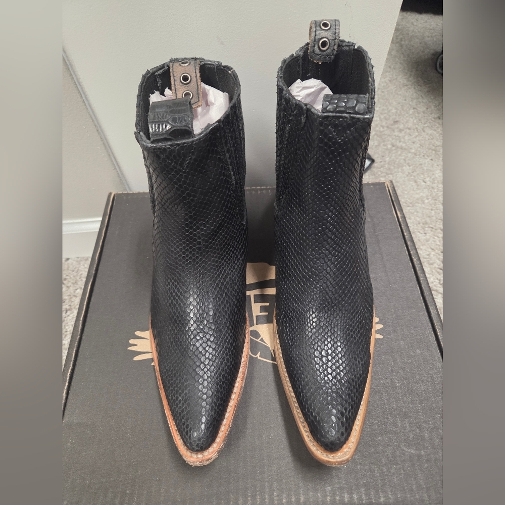 NWT FREEBIRD Maeve